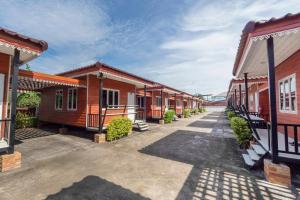 OYO 1166 Train Way Resort