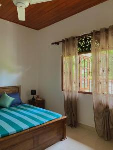 Costas Villa, Tropical Oasis, Ella Room