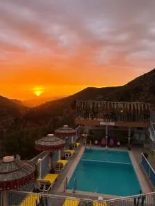 Auberge Les Montagnes du Paradis Your Hidden Retreat in Paradise Valley - Tazarine