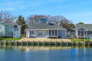 Mulligan Home - Waterfront, boat dock & community pools! - Greenbackville