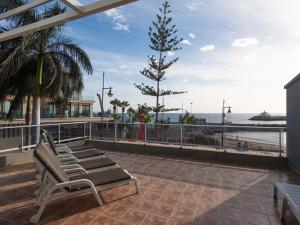 Beachfront apartment in Mogán with terrace