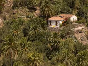 Rural Stone House with Private Pool - Risco Blanco