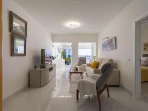 Apartment on Mogan Beach with Sea Views