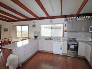 15 Brady Street, Mallacoota