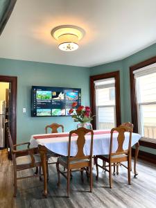 Cozy Suite-Walk to the Falls