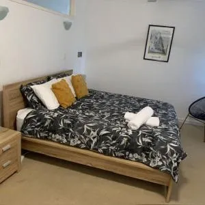 Beach villa on the esplanade - Hervey Bay