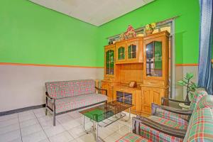 OYO Life 90321 Ken Ken Villa