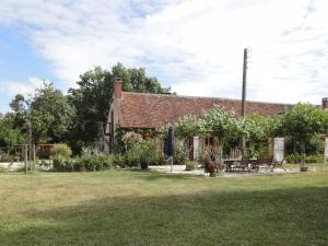 Maisons de vacances Authentic holiday home in Oussoy en G tinais : photos des chambres