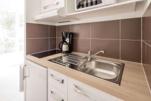 Hotels Comfort Aparthotel Mandelieu la Napoule Village : photos des chambres