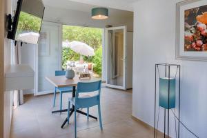 Hotels Comfort Aparthotel Mandelieu la Napoule Village : photos des chambres