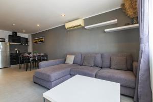 Modern Condo - 1BR T1 -501