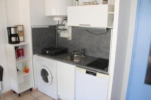 Studio les pieds dans leau au Cap dAgde