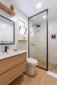 Grace Kelly 1BR by Geko