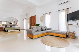 Boho Studio Apartment with a Laid-Back Vibe #2