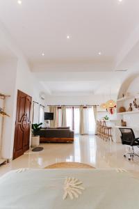 Boho Studio Apartment with a Laid-Back Vibe #2