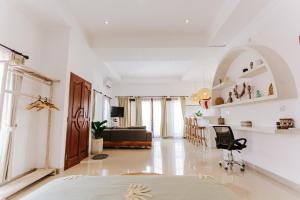 Boho Studio Apartment with a Laid-Back Vibe #2