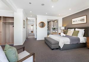 Luxe Retreat Shell Cove - Walk to Marina