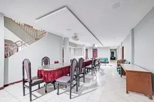 OYO 90487 Wisma Kuta Karang Baru - Cotgirek