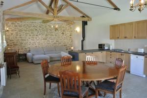 B&B / Chambres d'hotes Chateau de Puycharnaud : photos des chambres