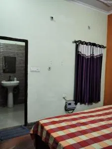 Meera Atithi Bhawan - Govardhan