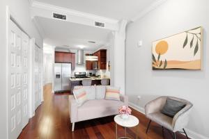 XL Studio -Deluxe Studio - Pool & Concierge