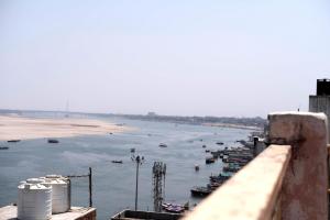 Om Rest House - Bunny Cafe Varanasi