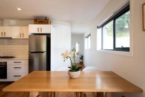 Brewers Cabin self-contained cabin at McHenry Distillery & Brewery