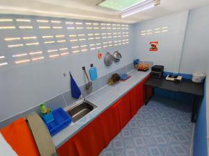 Apartment Room with Full Kitchen