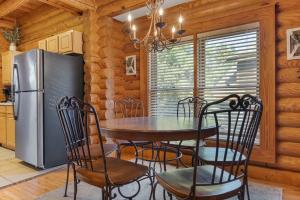 Dollywood Lane Hideaway