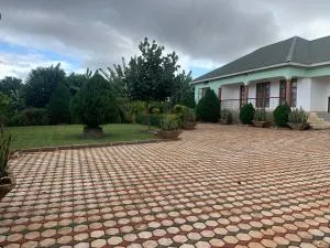 AA peacefully resting home - Karatu