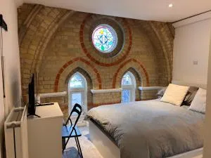 One Bedroom Flat Chertsey - Pets Welcome - Addlestone