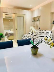 Shell Residences Facing MOA near NAI- - Aiza