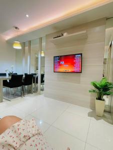 Shell Residences Facing MOA near NAI- - Aiza