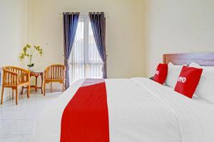 Collection O 90693 ORCHID EDOTEL Boyolangu