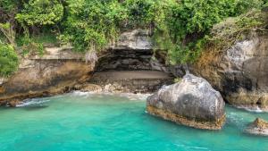 Seaview Private Villas