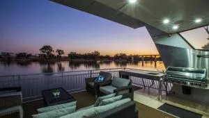 BOATEL Riverdream Luxury Houseboat - Red Cliffs