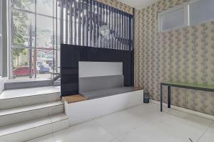 Collection O Cihampelas Near Ciwalk Formerly Regia Cihampelas