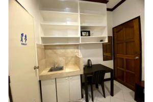 OYO 857 City Stay Inns Makati Avenue - Hoteles, Manila