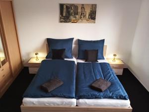 2 Bedroom, Kitchen and Terrace