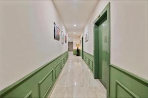 Treebo Moon Waalk, Patia