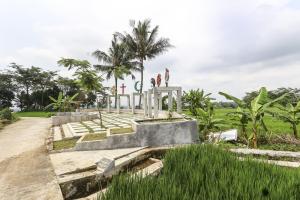 OYO Homes 91151 Desa Wisata Kreatif Perdamaian Srumbung Gunung