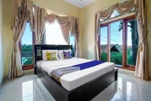 OYO Homes 91156 Eco Tourism Big Farmer Desa Kertawangi Syariah - Sukaraja