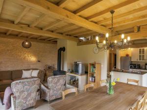 Maisons de vacances Spacious holiday home in Auriac Dez jouls with pool : photos des chambres