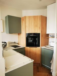 Magnifique studio avec vue sur les toits du Théatre Graslin et la place