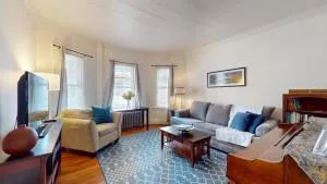 Huge 2 Bed, 2 Baths, Harvard, Porter Davis Sq - Belmont