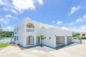 ビーチ直結のガーデン付き別荘 シャローズ - Ukaji