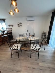Appartements Superbe pavillon 4 chambres - parking prive - Grande Terrasse au calme - limoges : photos des chambres