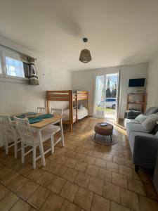 Appartements Entre Mer et Vigne Caves : photos des chambres