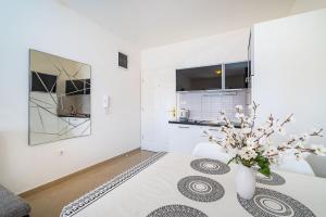 Dimmy Apartments Near The Sea