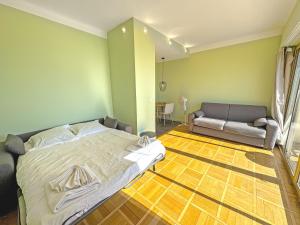 PROMENADE HOLIDAY - SUFFREN BEACH